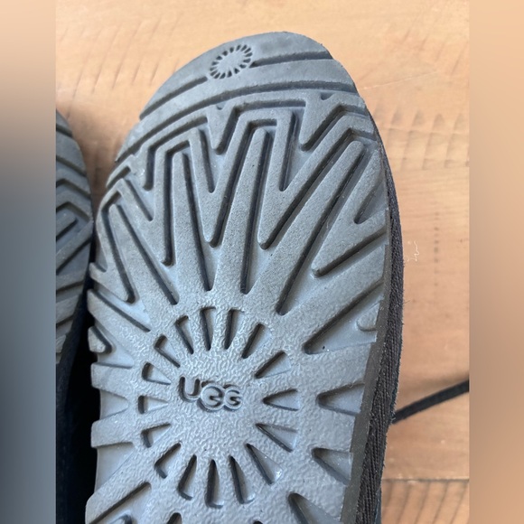 UGG Neumel Black Suede Chukka Boots - Size 5 - Picture 10 of 10